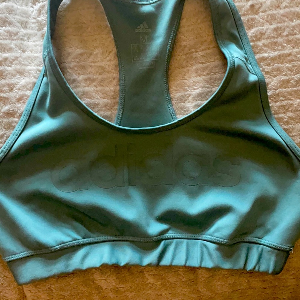 Adidas sports bra size med